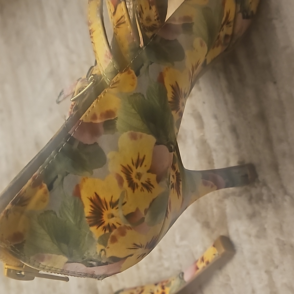 Spring heels, Qupid - Picture 6 of 6